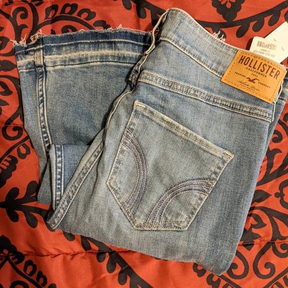Hollister Hi Rise Flare 👖 - Picture 4 of 4